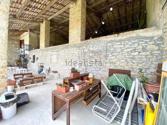 Rustici e casali in vendita di 380 m² in Strada Zumara