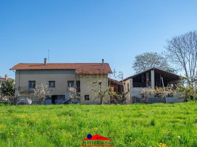 Rustici e casali in vendita di 382 m² in Strada Raffo, 32