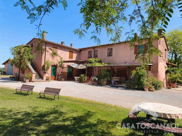 Rustici e casali in vendita di 394 m²