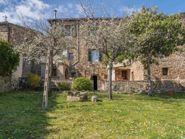 Rustici e casali in vendita di 394 m² in Via XX Settembre, 1