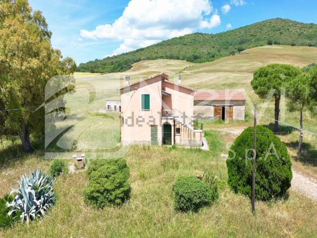 Rustici e casali in vendita di 398 m² in Via della Ficona