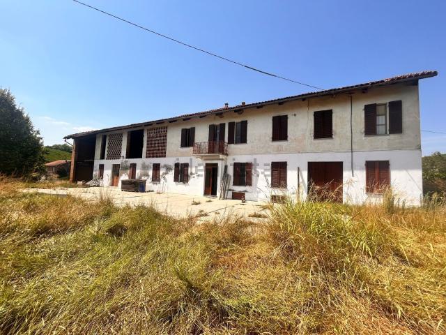 Rustici e casali in vendita di 390 m² in Frazione San Luigi, 7