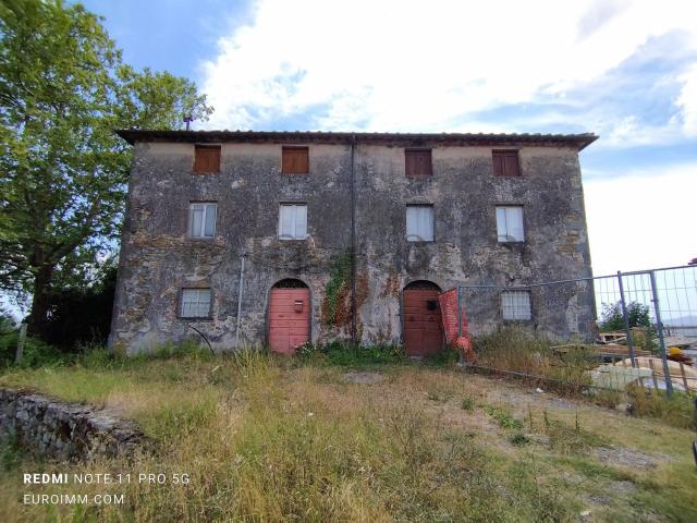 Rustici e casali in vendita di 390 m² in Via di Vergaia, 1