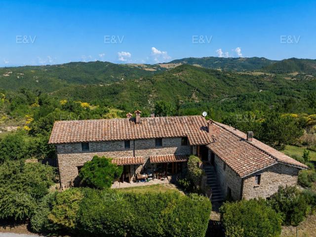 Rustici e casali in vendita di 405 m² in Località Camperi