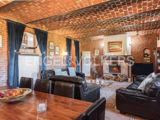 Rustici e casali in vendita di 405 m² in Località Bricco Barrano