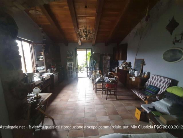 Rustici e casali in vendita di 405 m² in Via Rancitella, 21