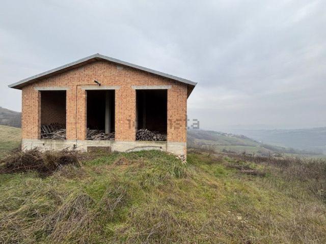 Rustici e casali in vendita di 400 m²