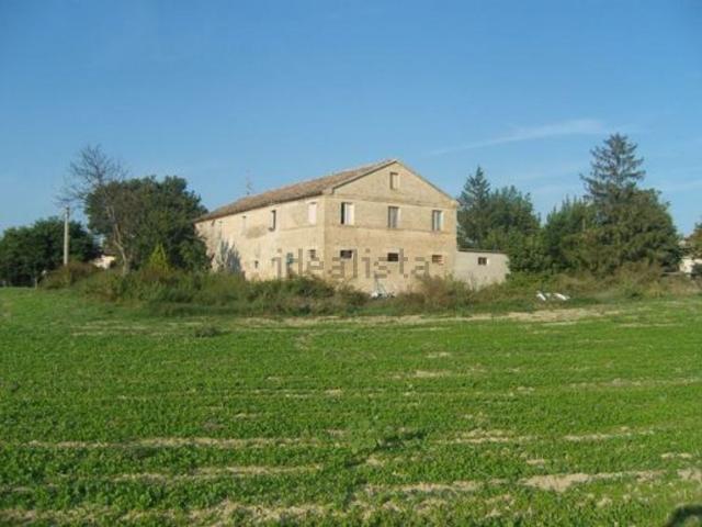 Rustici e casali in vendita di 400 m²