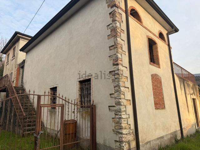 Rustici e casali in vendita di 400 m²