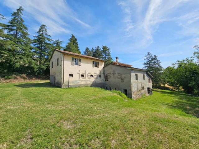 Rustici e casali in vendita di 400 m²
