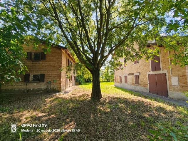 Rustici e casali in vendita di 400 m²