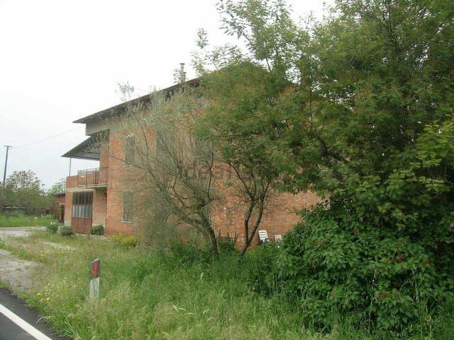 Rustici e casali in vendita di 400 m²