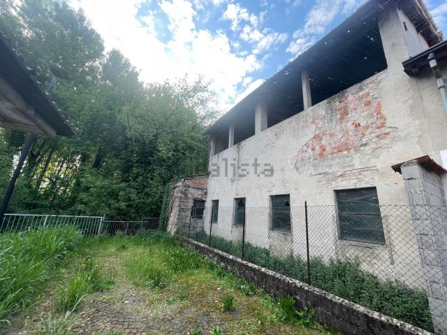 Rustici e casali in vendita di 400 m²