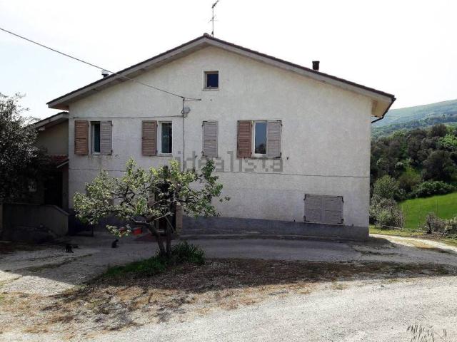 Rustici e casali in vendita di 400 m²