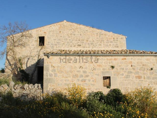 Rustici e casali in vendita di 400 m²