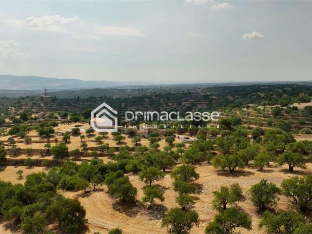 Rustici e casali in vendita di 400 m²