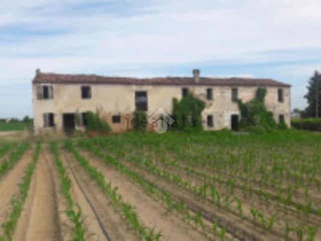 Rustici e casali in vendita di 400 m²