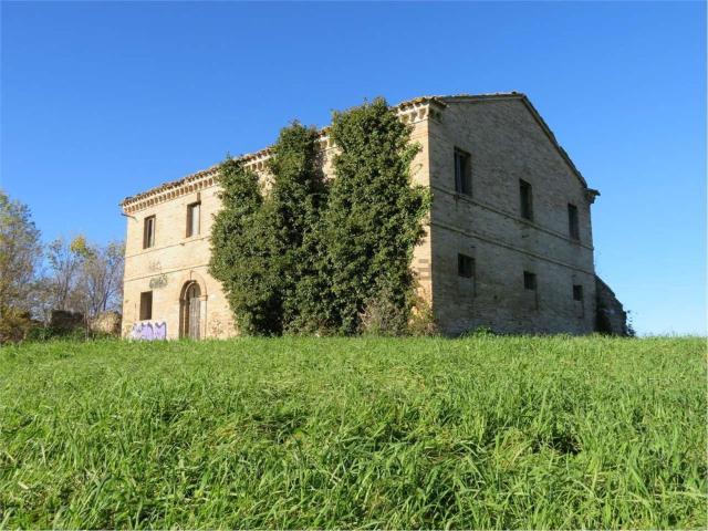 Rustici e casali in vendita di 400 m² in Contrada Lame