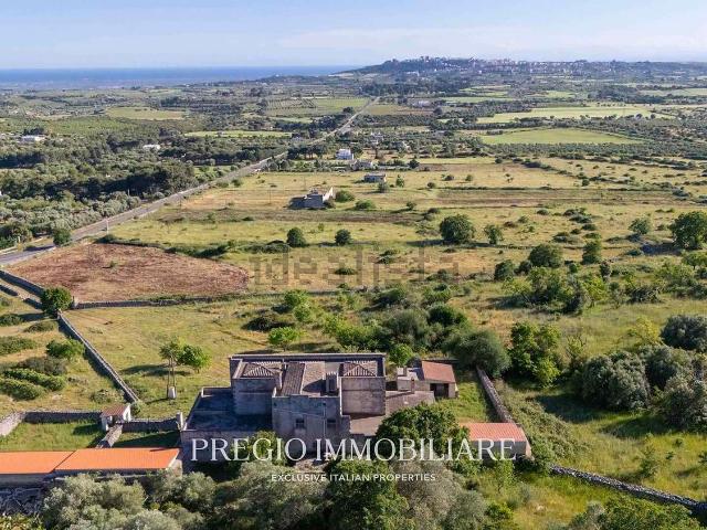 Rustici e casali in vendita di 400 m² in Contrada Salatino