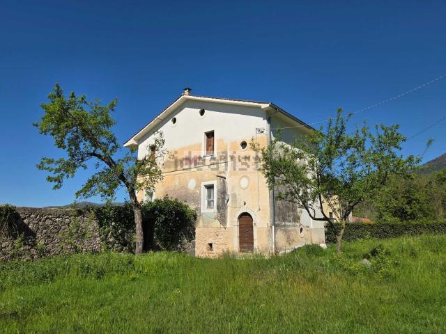 Rustici e casali in vendita di 400 m² in Contrada San Fedele