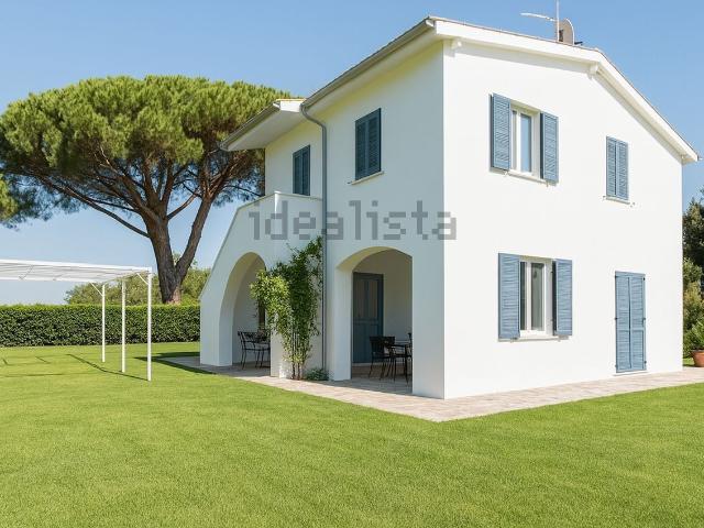Rustici e casali in vendita di 400 m² in Strada Sant&apos Andrea