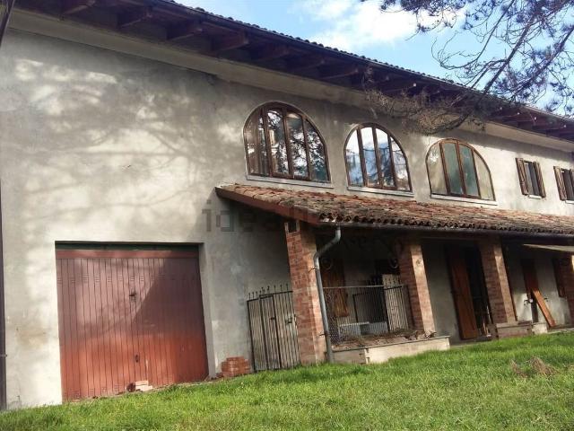Rustici e casali in vendita di 400 m² in Strada Vallescura, 14