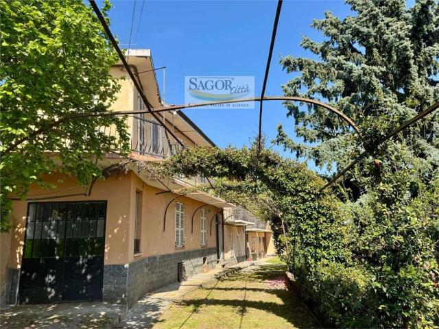 Rustici e casali in vendita di 400 m² in Via Maestra Riva, 136