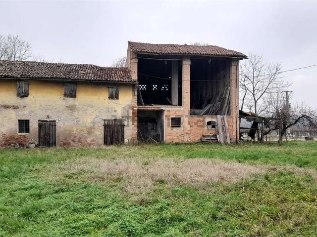 Rustici e casali in vendita di 400 m² in Via Commenda