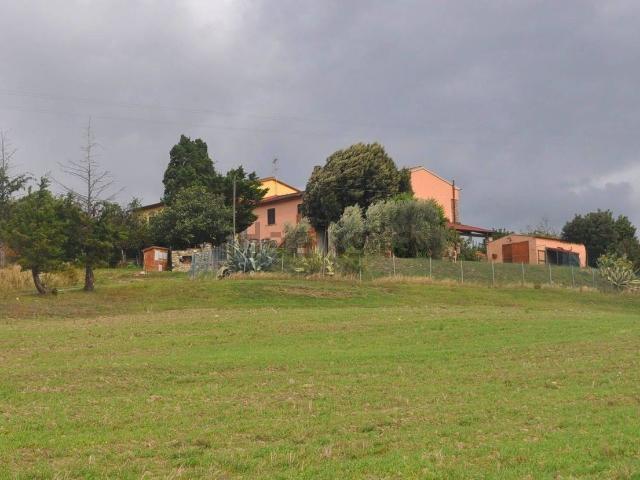Rustici e casali in vendita di 400 m² in Via dei Gelsinelli