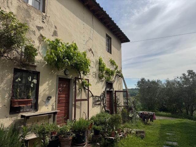 Rustici e casali in vendita di 400 m² in Via delle Ripe, 111