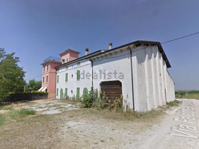 Rustici e casali in vendita di 400 m² in Via Falcona Monfare&apos , 427