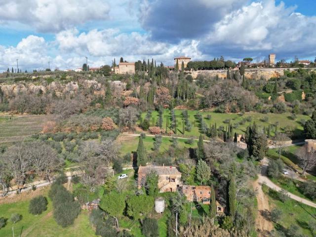 Rustici e casali in vendita di 400 m² in Via Fontanelle