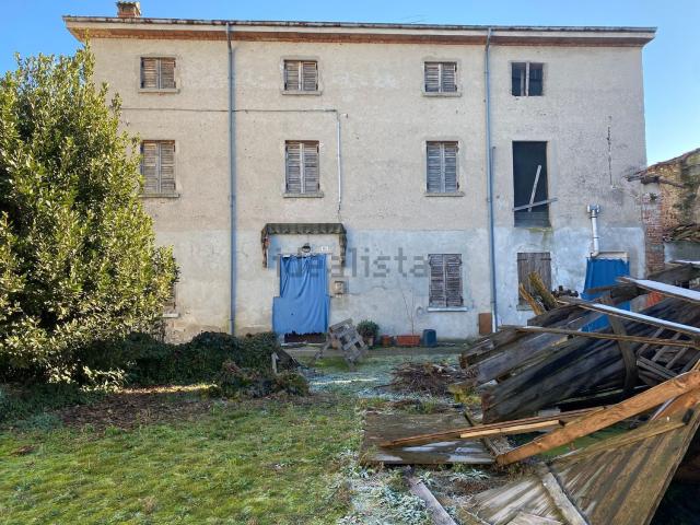 Rustici e casali in vendita di 400 m² in Via Giacomo Barucchi, 83