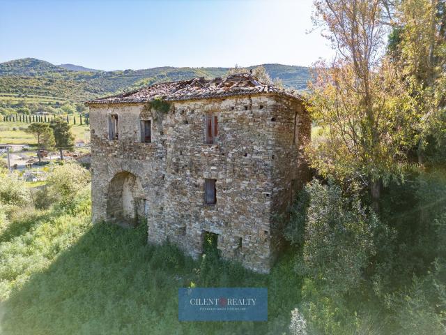 Rustici e casali in vendita di 400 m² in Via Giungatelle, 38