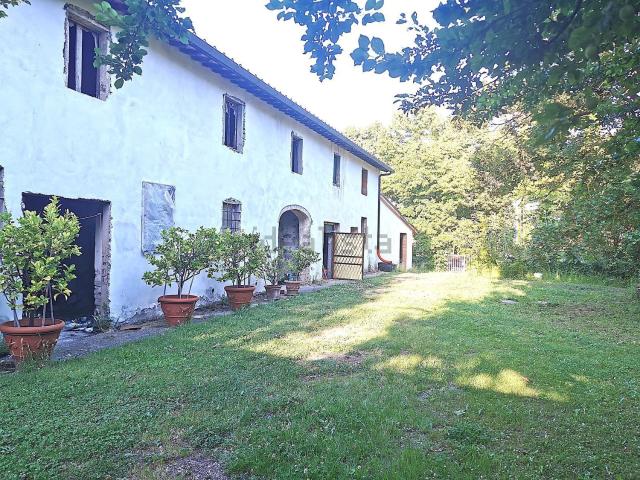 Rustici e casali in vendita di 400 m² in Via Roma
