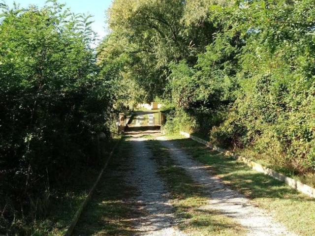 Rustici e casali in vendita di 400 m² in Via Rontagnano