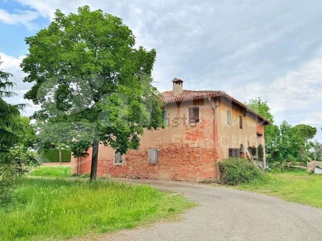 Rustici e casali in vendita di 400 m² in Via San Bernardino