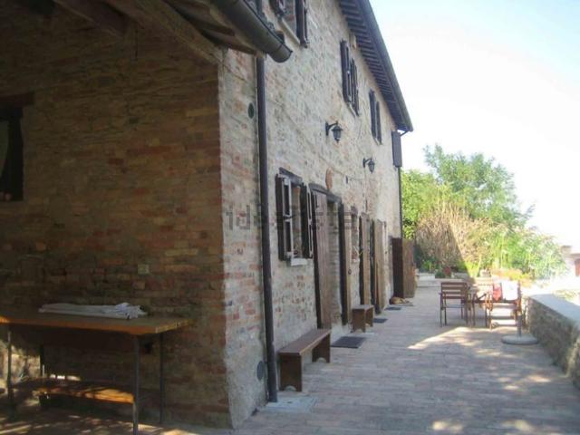 Rustici e casali in vendita di 400 m² in Via San Cassiano