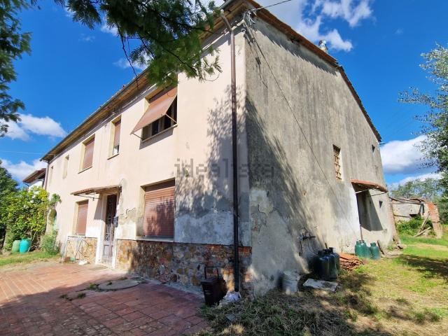 Rustici e casali in vendita di 400 m² in Via San Giuseppe