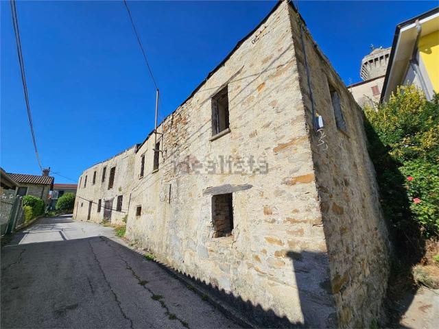 Rustici e casali in vendita di 400 m² in Via San Rocco
