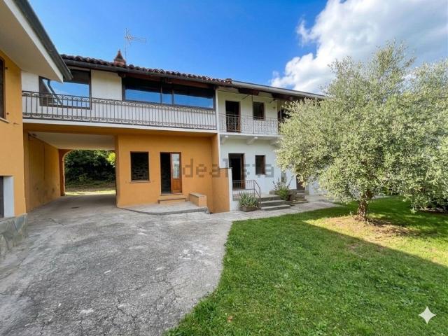 Rustici e casali in vendita di 400 m² in Via Tasso, 9