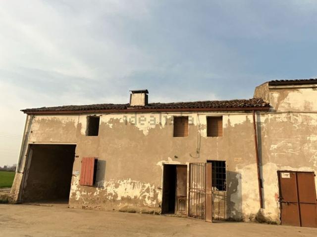 Rustici e casali in vendita di 400 m² in Via Virgiliana