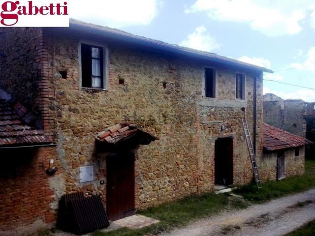 Rustici e casali in vendita di 401 m² in Località Fontanelle di Larniano