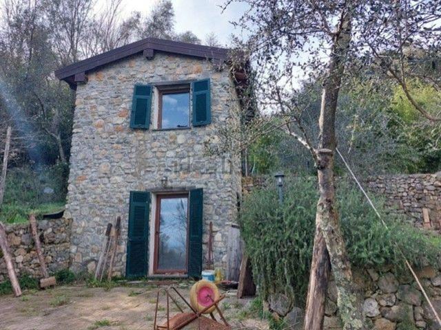 Rustici e casali in vendita di 170 m² in Via Caffaggio, 10