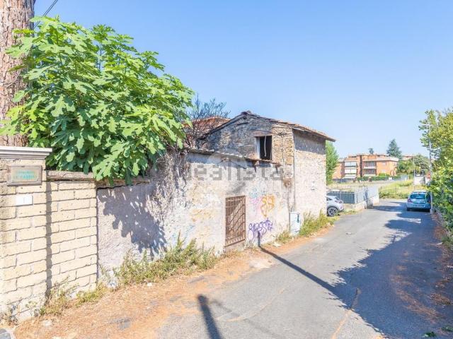 Rustici e casali in vendita di 40 m² in Via Calabria, 3