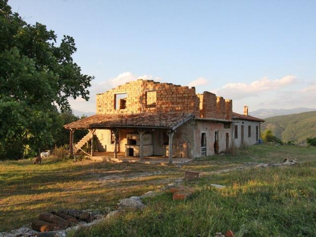 Rustici e casali in vendita di 414 m² in Località Torricchia