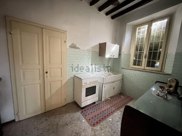 Rustici e casali in vendita di 414 m² in Via Giovanni Porcelli, 5