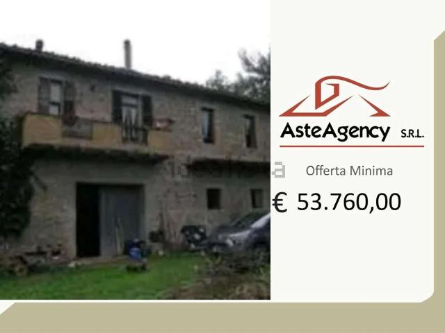 Rustici e casali in vendita di 417 m² in Via Provinciale, 148