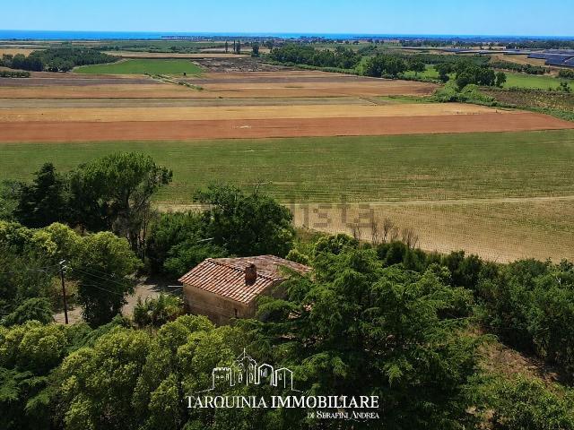 Rustici e casali in vendita di 417 m² in Via Vecchia Aurelia