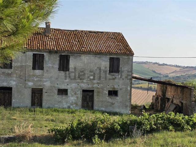 Rustici e casali in vendita di 418 m² in Via del Cipresso, 74
